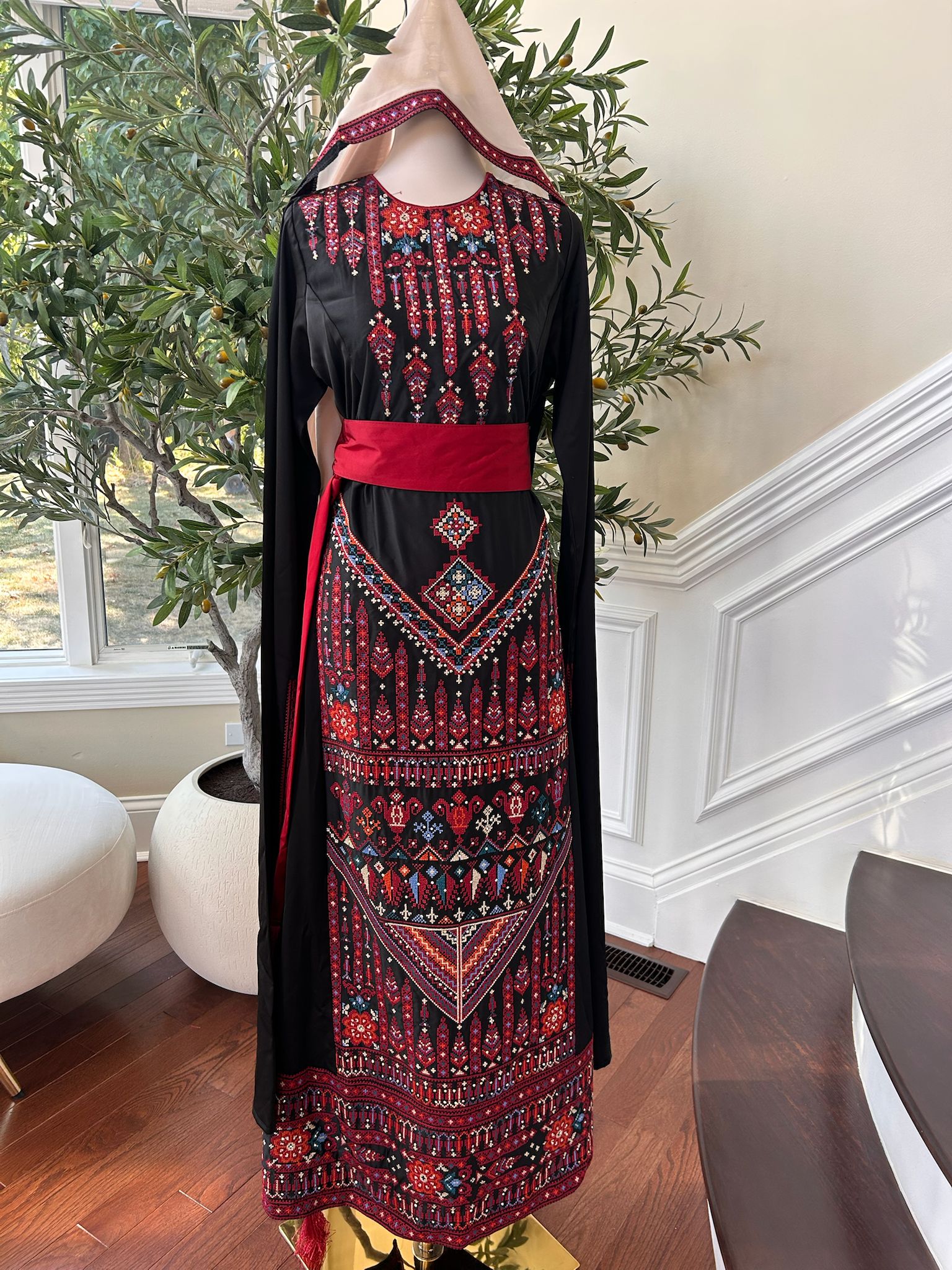 Black Embroidery Red Tatreez Thobe Dress