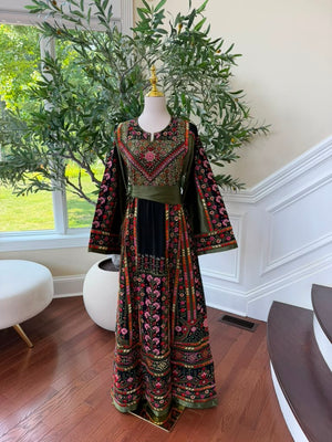 Black Elegance Tatreez Thobe