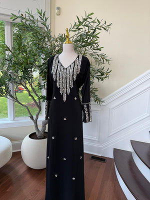 Black Luxe – Crystal-Adorned Kaftan with Sleeve Detail