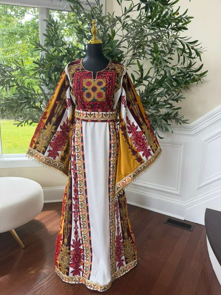 White Embroidery Tatreez Elegance Thobe