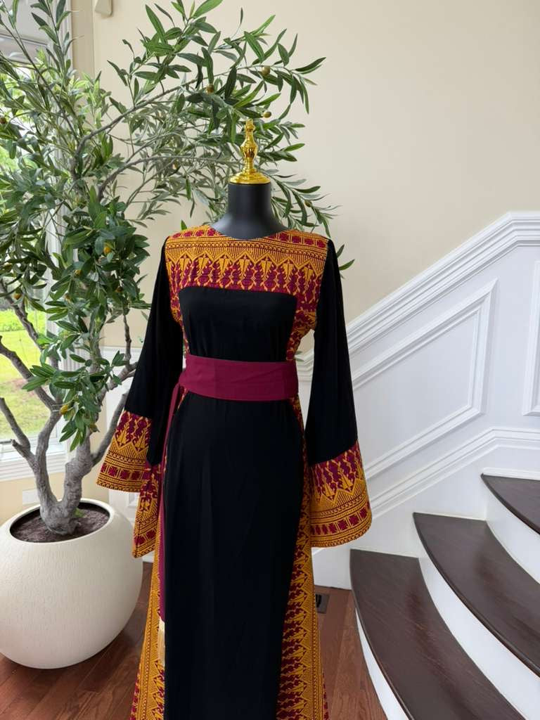 Black Embroidery Tatreez Elegance Thobe