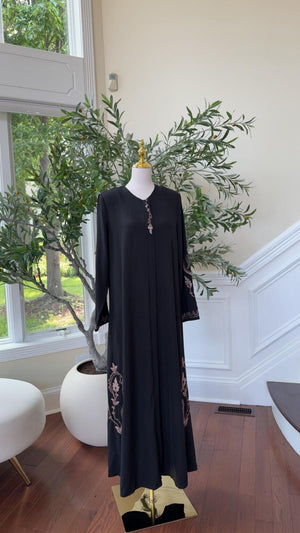 Black Luxe Zipper Abaya – Blush Embroidery Elegance
