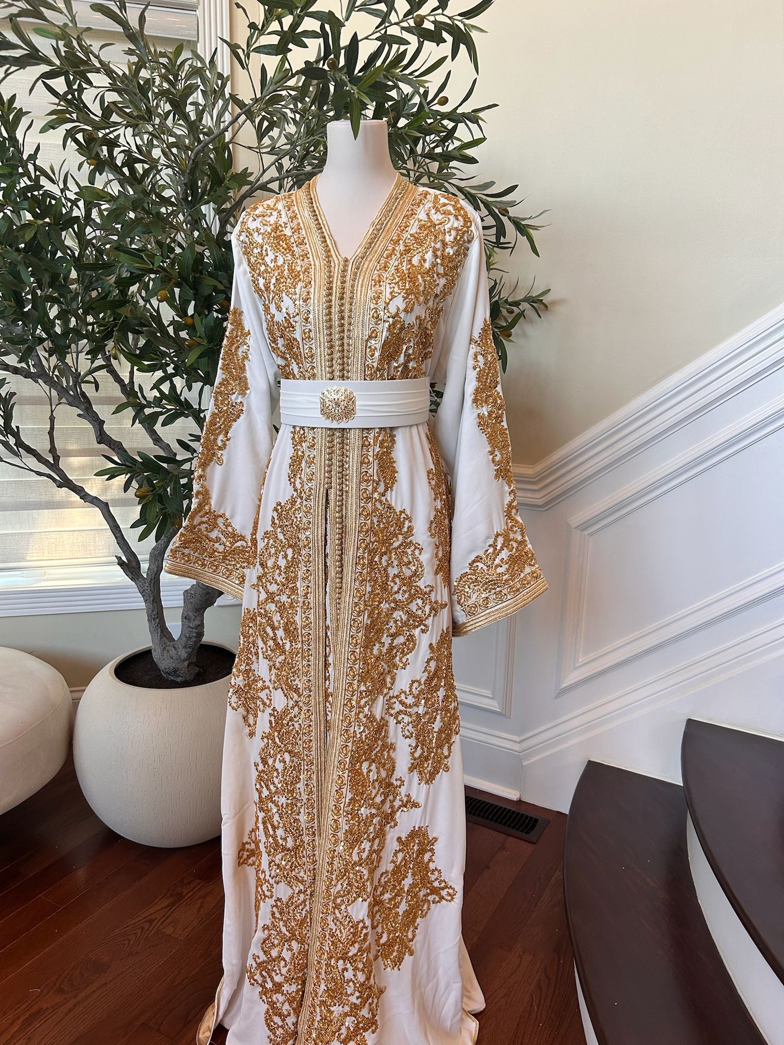 Golden White Detail Kuftan