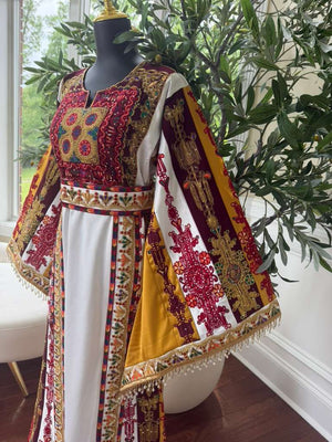 White Embroidery Tatreez Elegance Thobe