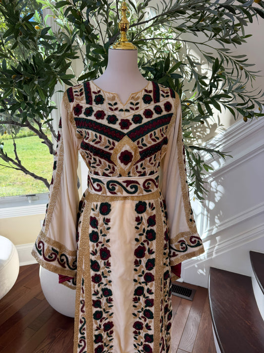 Cream makmal thobe with red flowers (scarf not included)