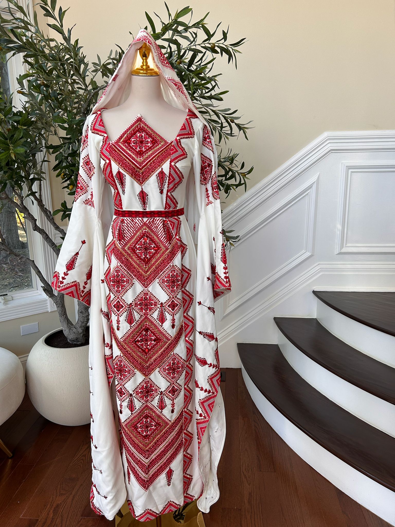 White Elegance Red Tatreez Thobe Dress / Khirka Shal included