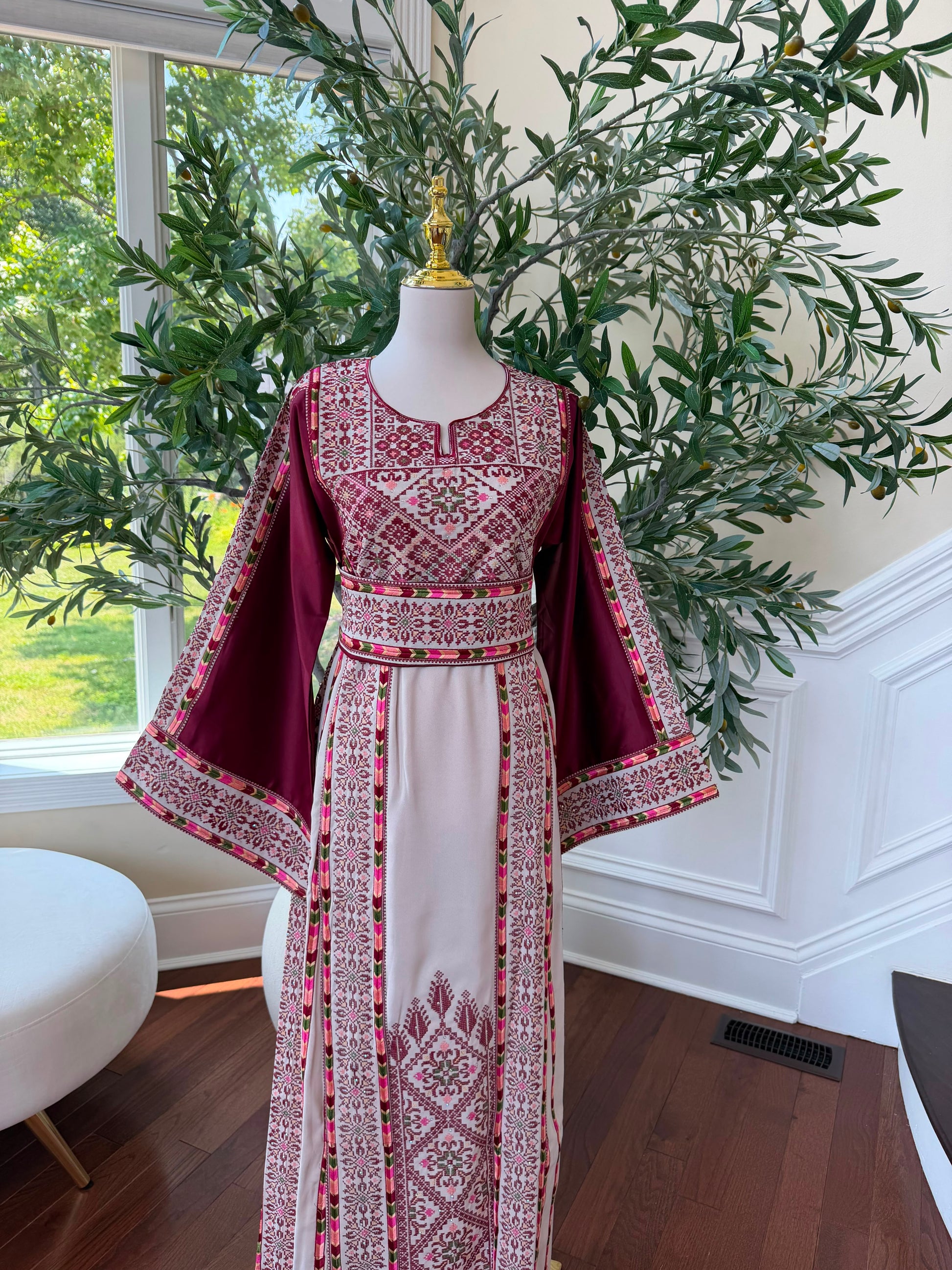 Cream Embroidery Tatreez Red Thobe