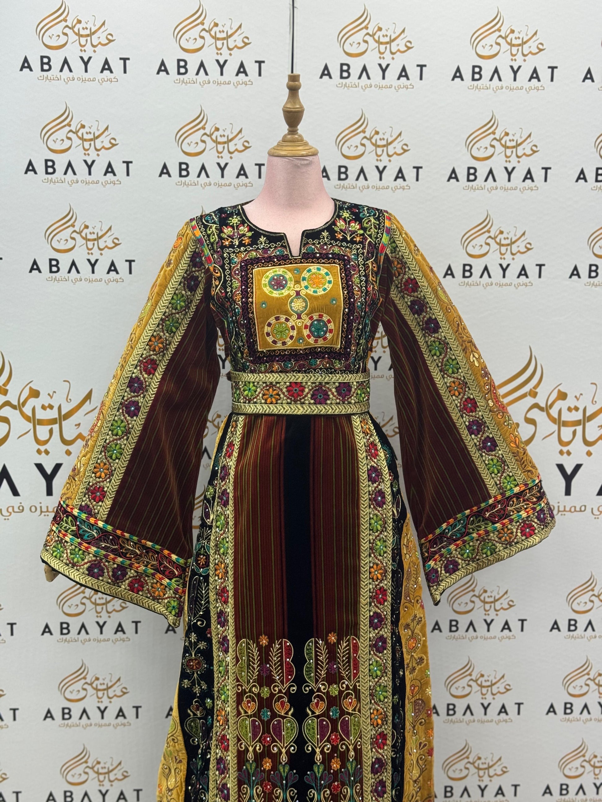 Malaka – Royal Palestinian Embroidered Velvet Thobe Jana & Nar
