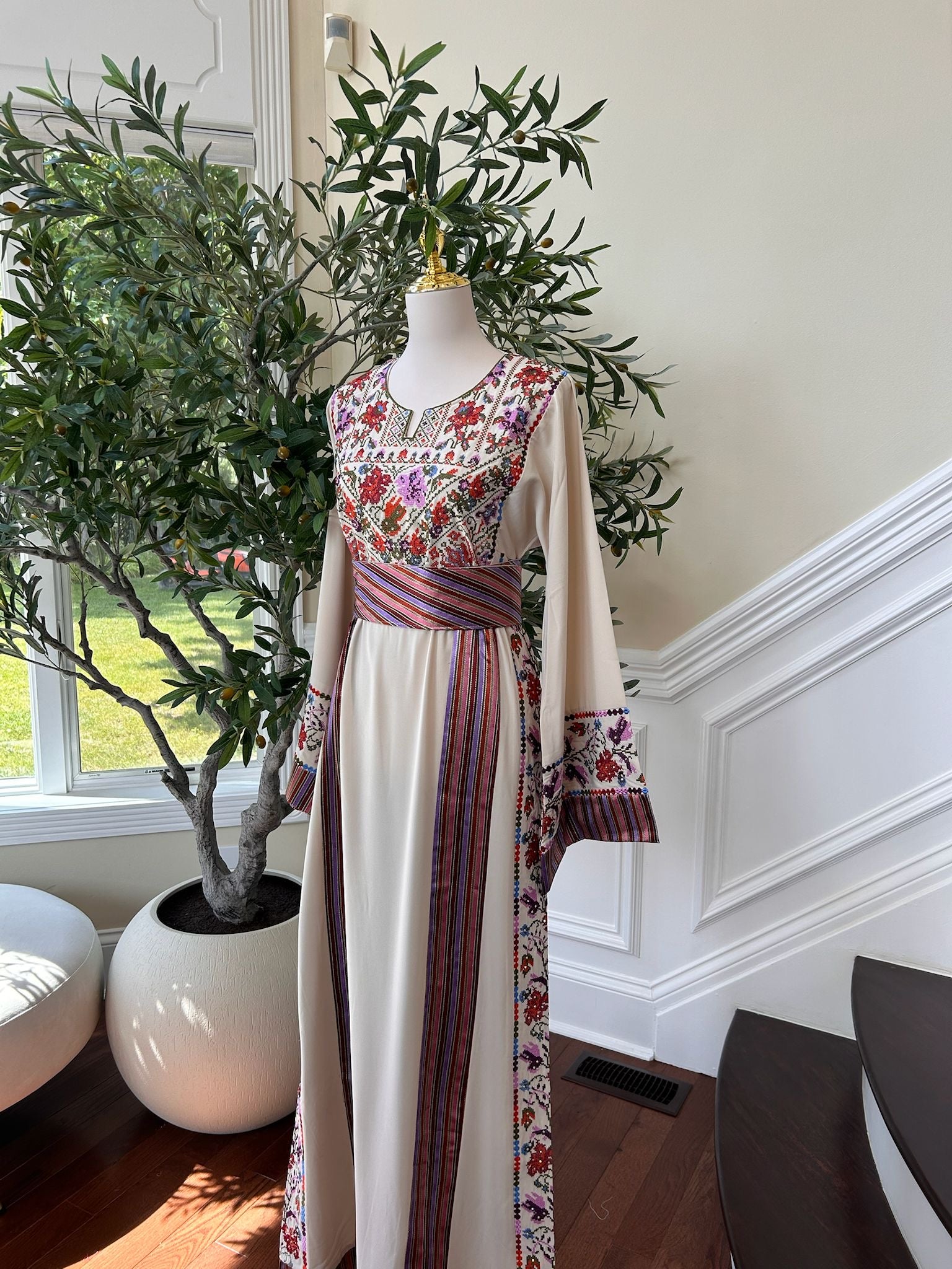 Cream Floral Embroidery Tatreez Thobe