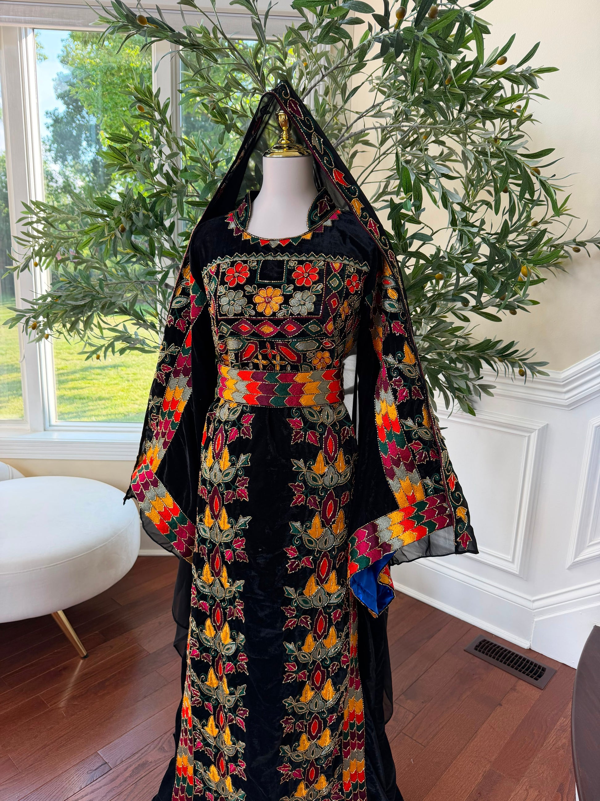 Black Beaded Stone Elegance Thobe
