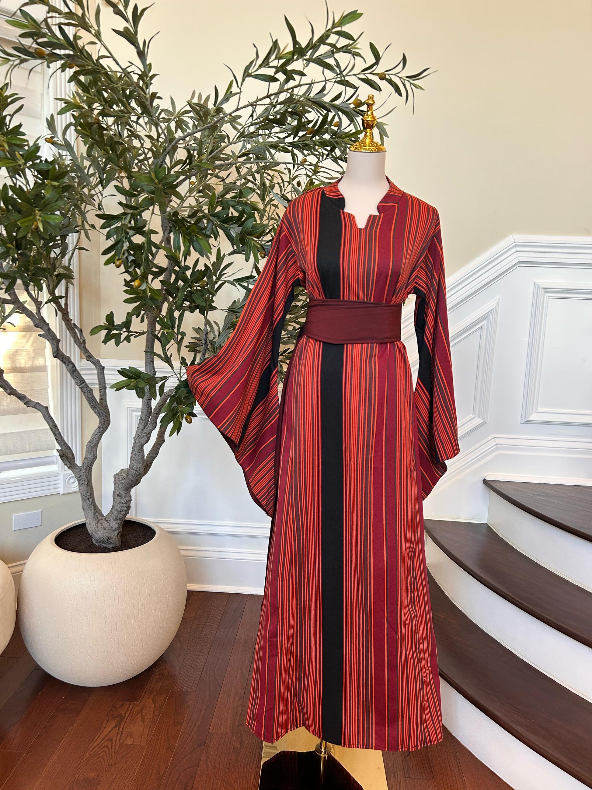 Majdalawi Traditional Elegance Thobe