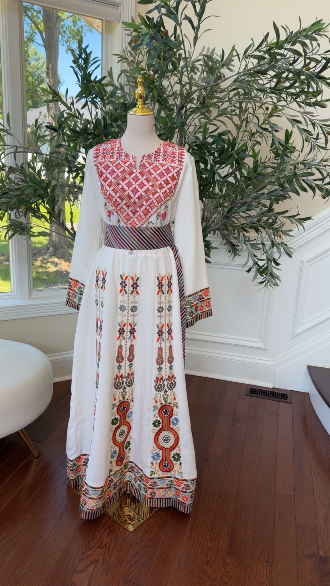 White Embroidery Tatreez Thobe