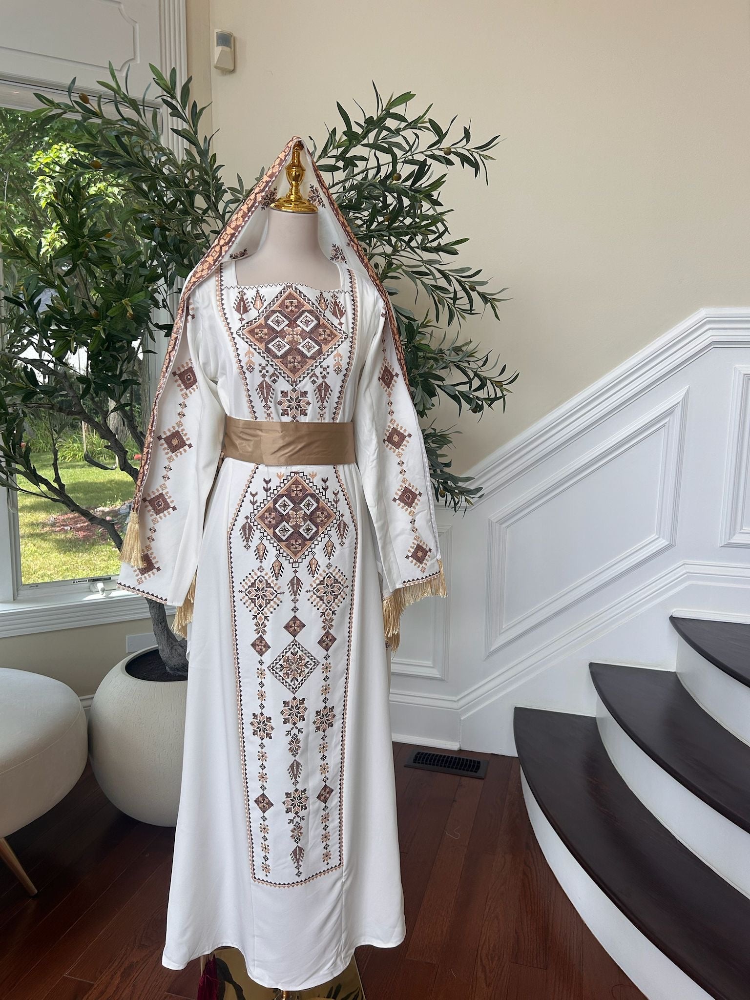 White Elegance Thobe Golden Tatreez Detail