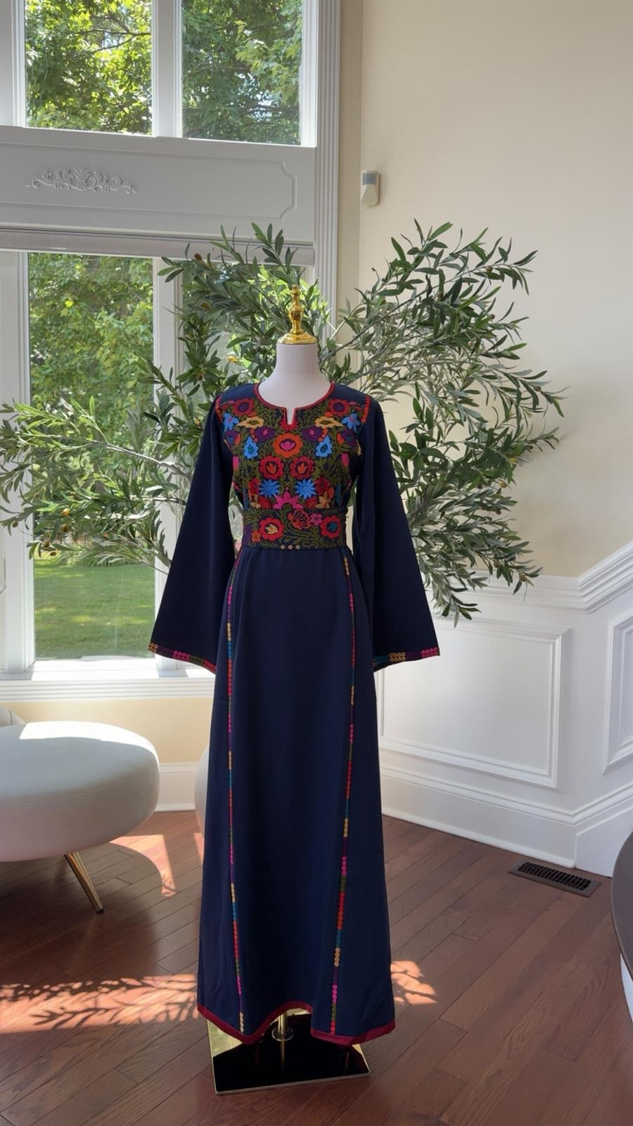 Navy Blue Floral Embroidery Tatreez Thobe