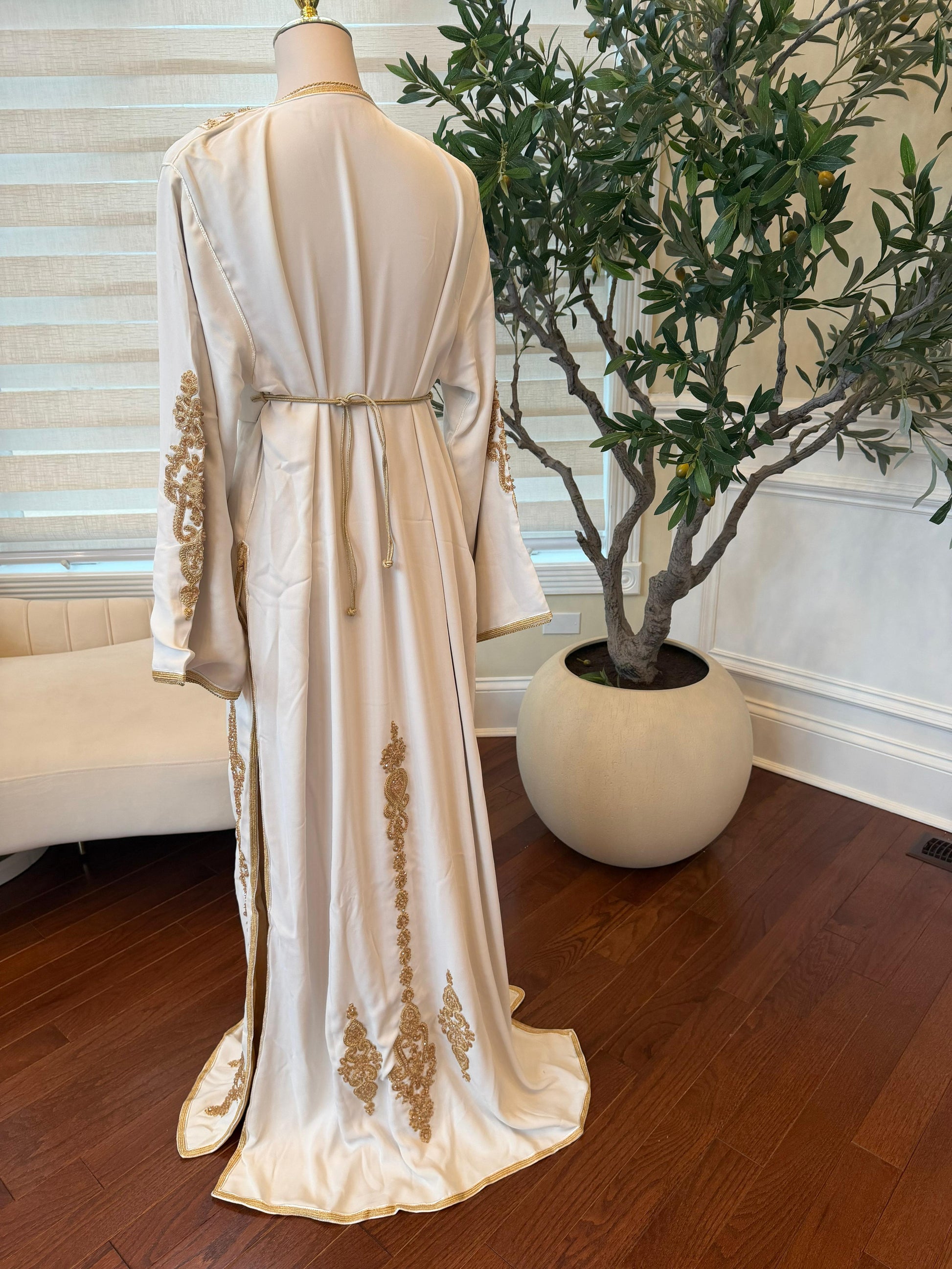 White Embroidery Golden Charm Kuftan
