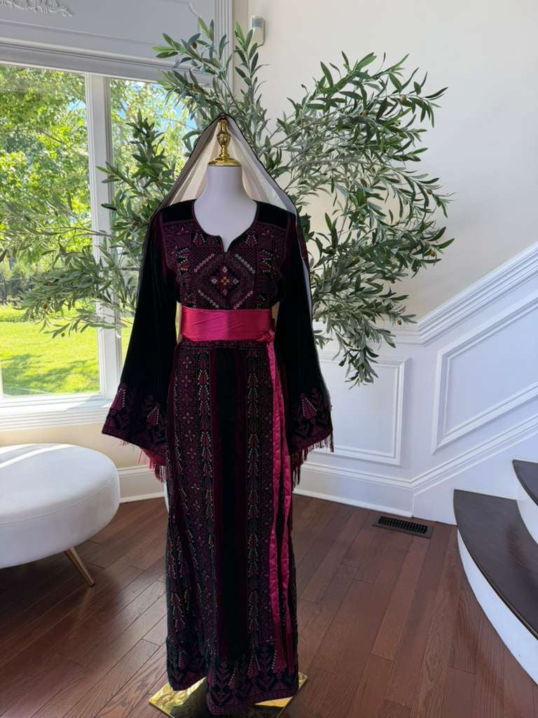 Velvet Green Embroidery Tatreez Thobe