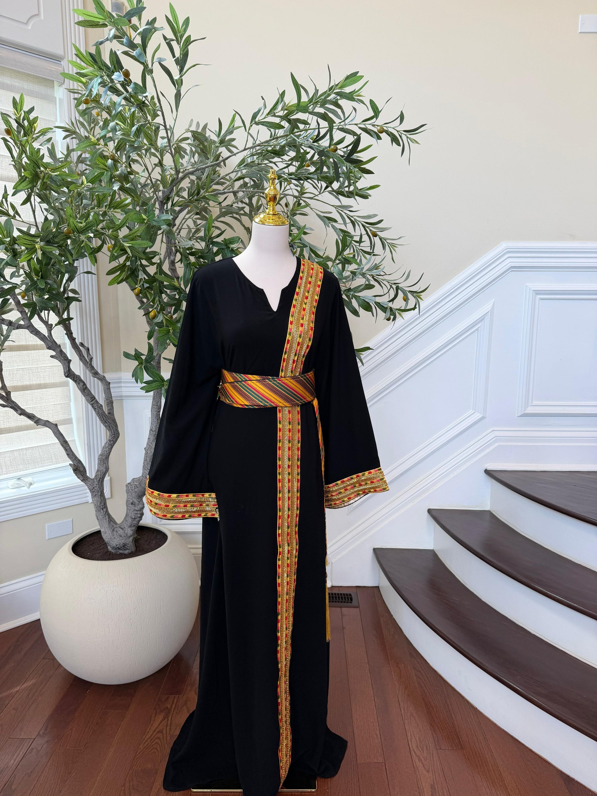 Black Sabal Kharaz Embroidery Thobe