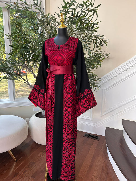 Black Elegance Red Tatreez Thobe