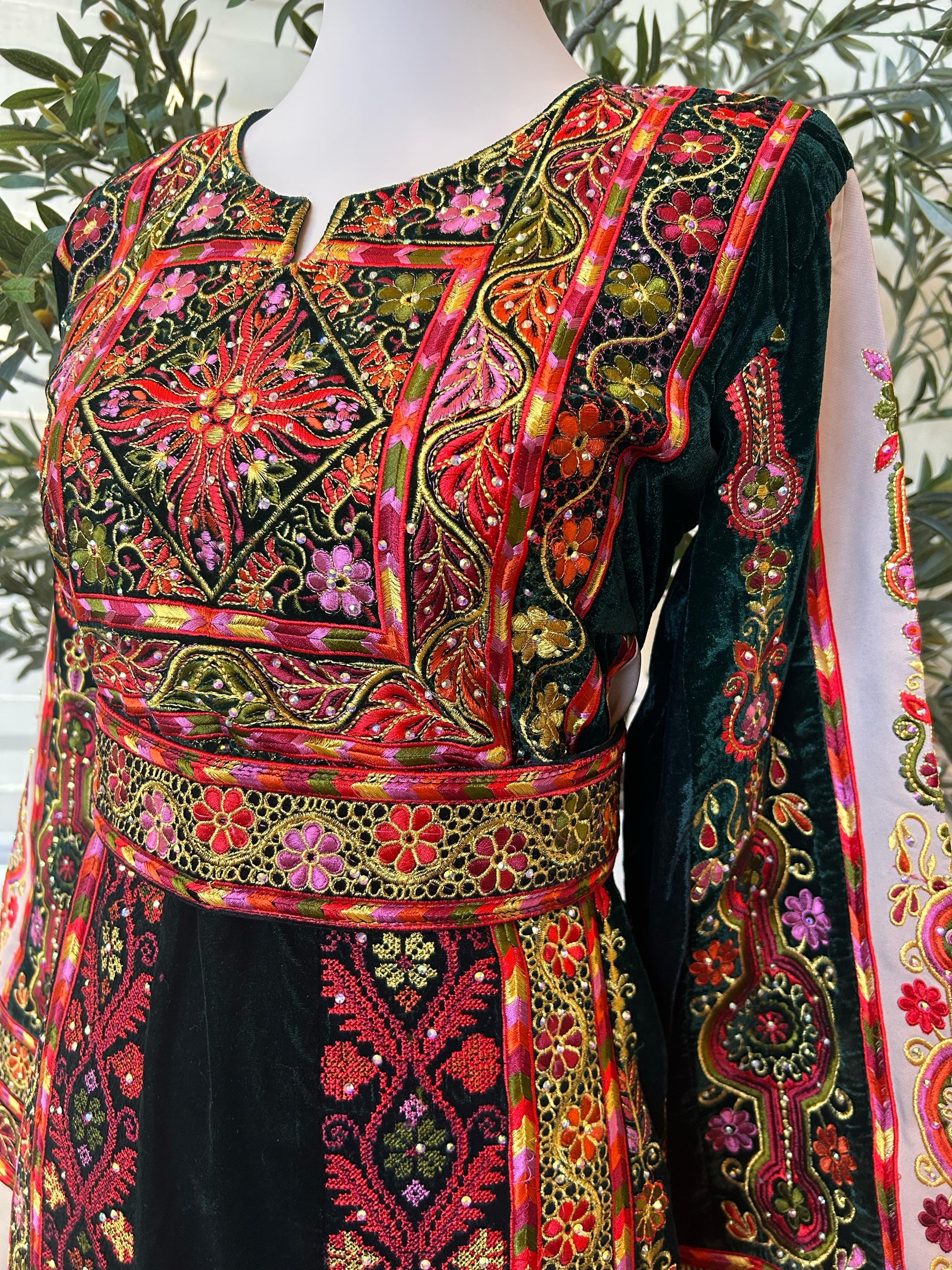 Green Velvet Embellished Tatreez Thobe