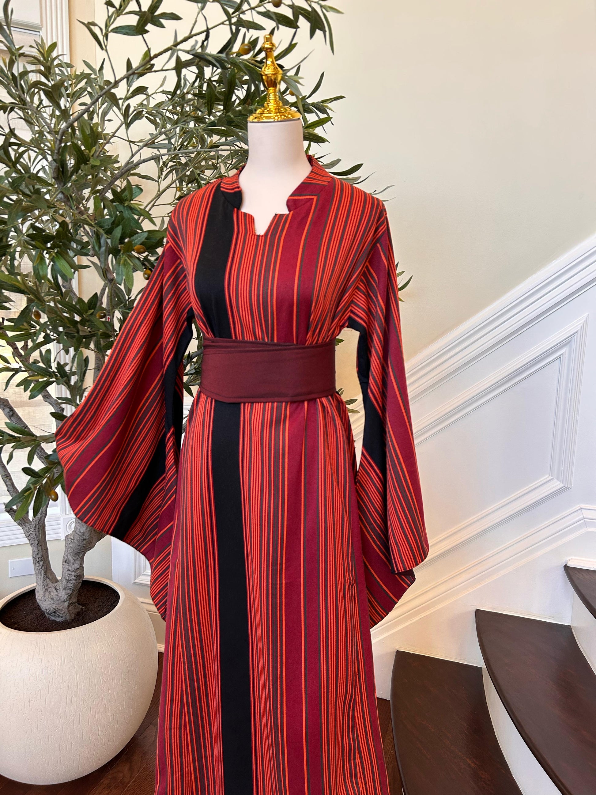 Majdalawi Traditional Elegance Thobe