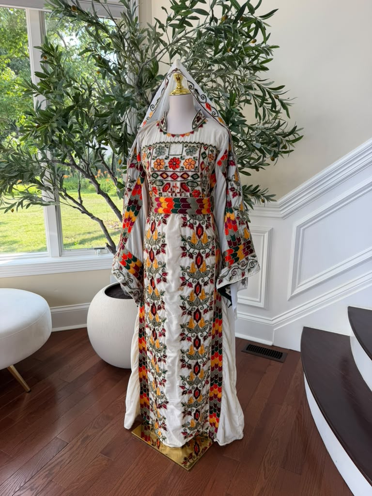 White Beaded Elegance Thobe
