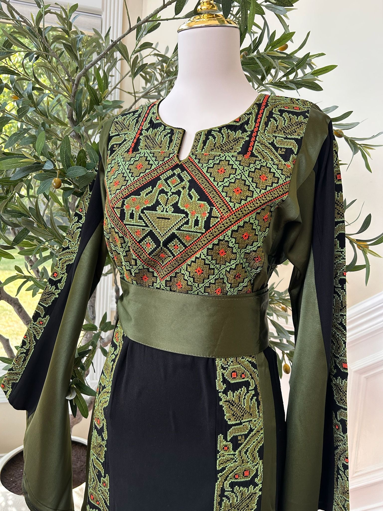 Black Embroidery Tatreez Green Thobe
