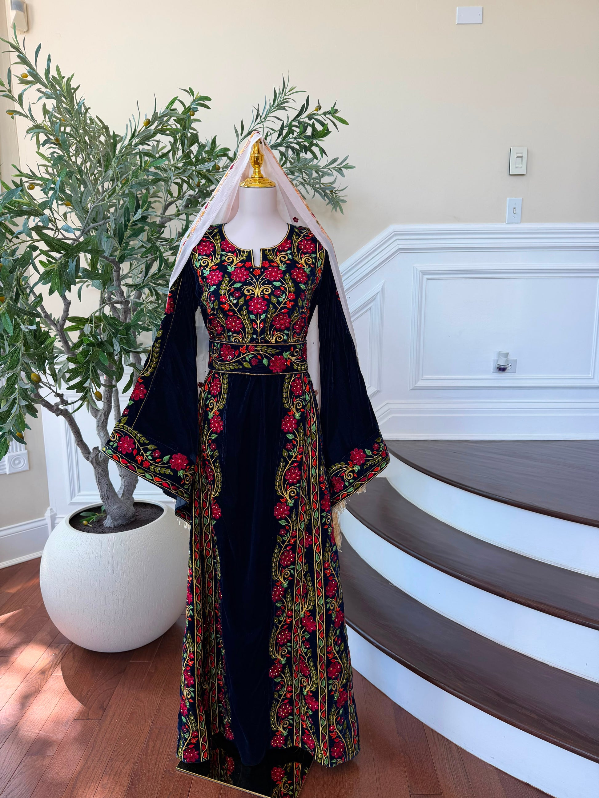 Velvet Blue Floral Embroidered Tatreez Thobe