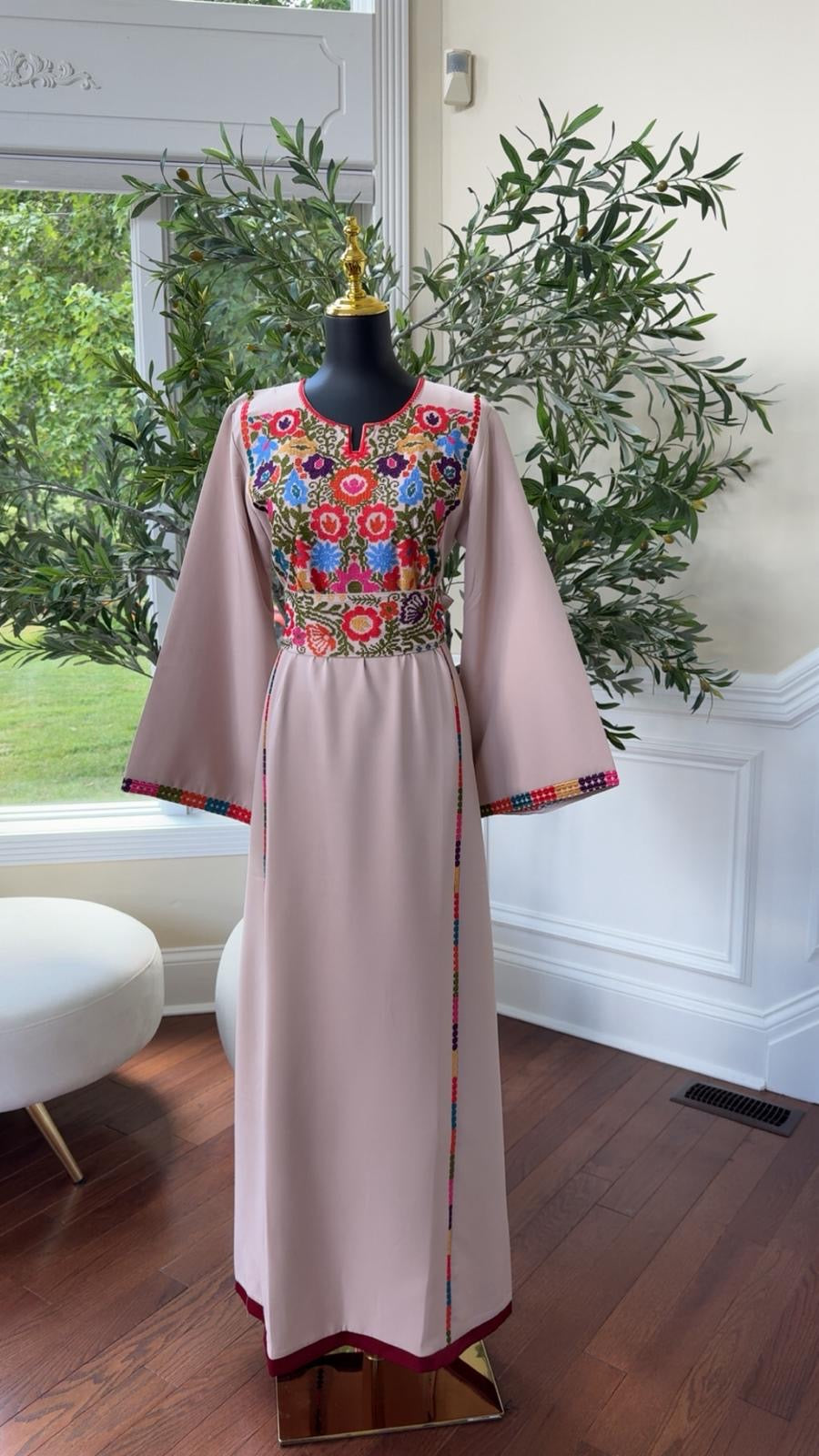 Cream Floral Embroidery Thobe