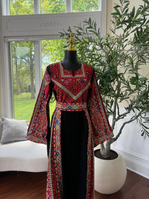 Elegant Black Tatreez Thobe / A