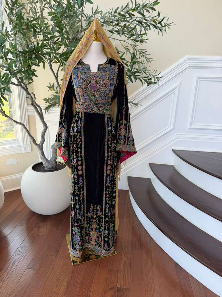Black Beaded Stone Elegance Thobe