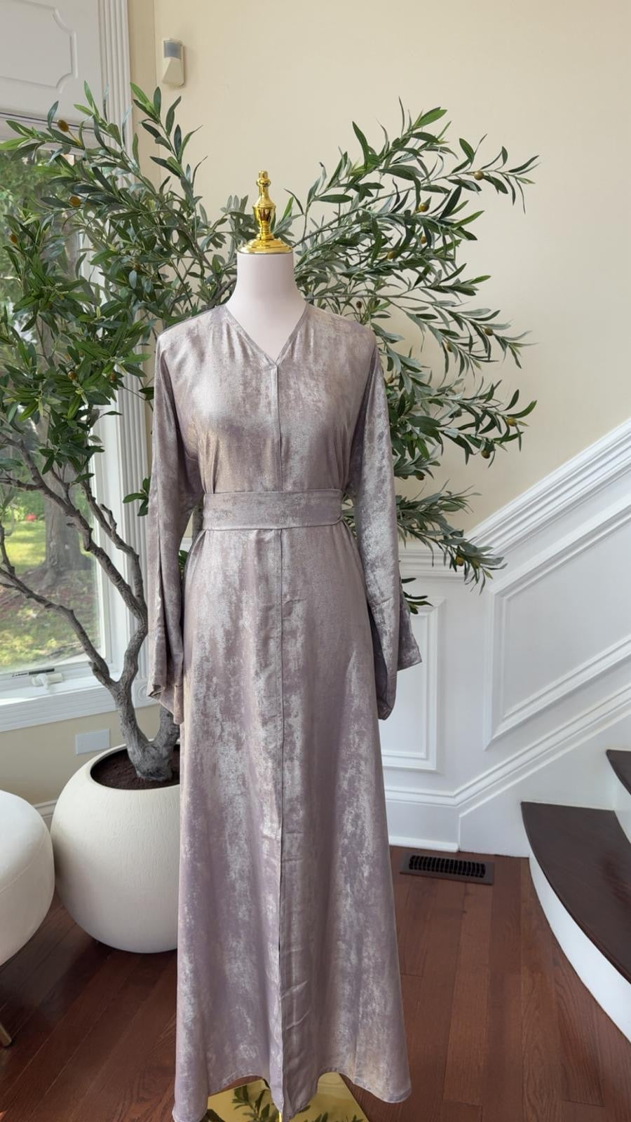 Silver Lavender Glow Abaya