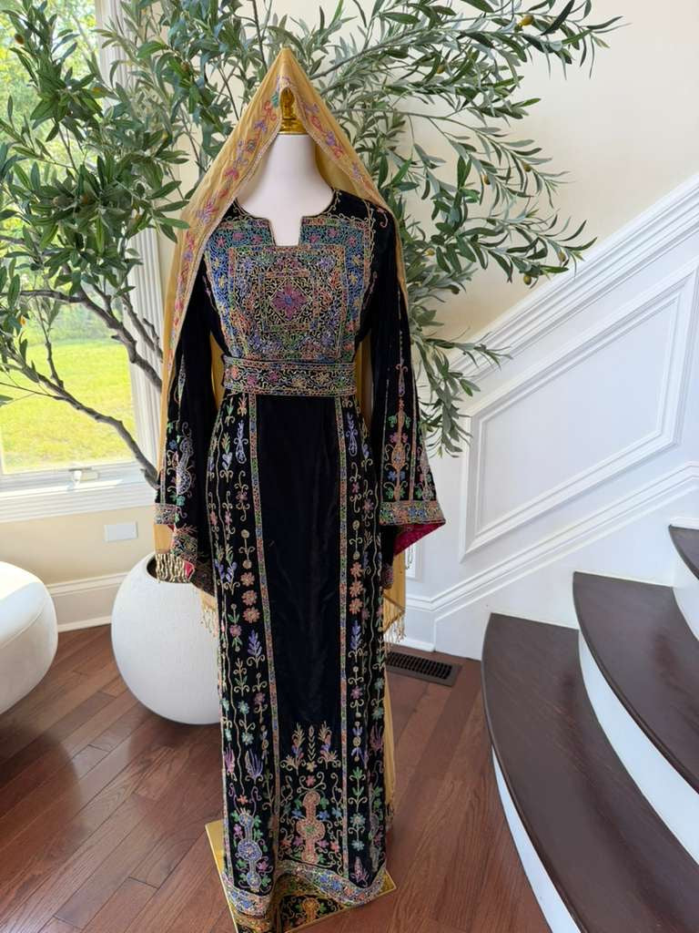 Black Beaded Stone Elegance Thobe