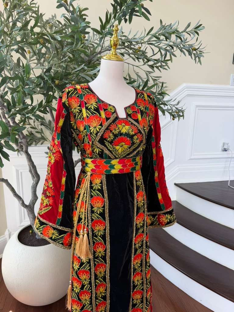 Velvet Black Embroidery Beaded Stone Thobe
