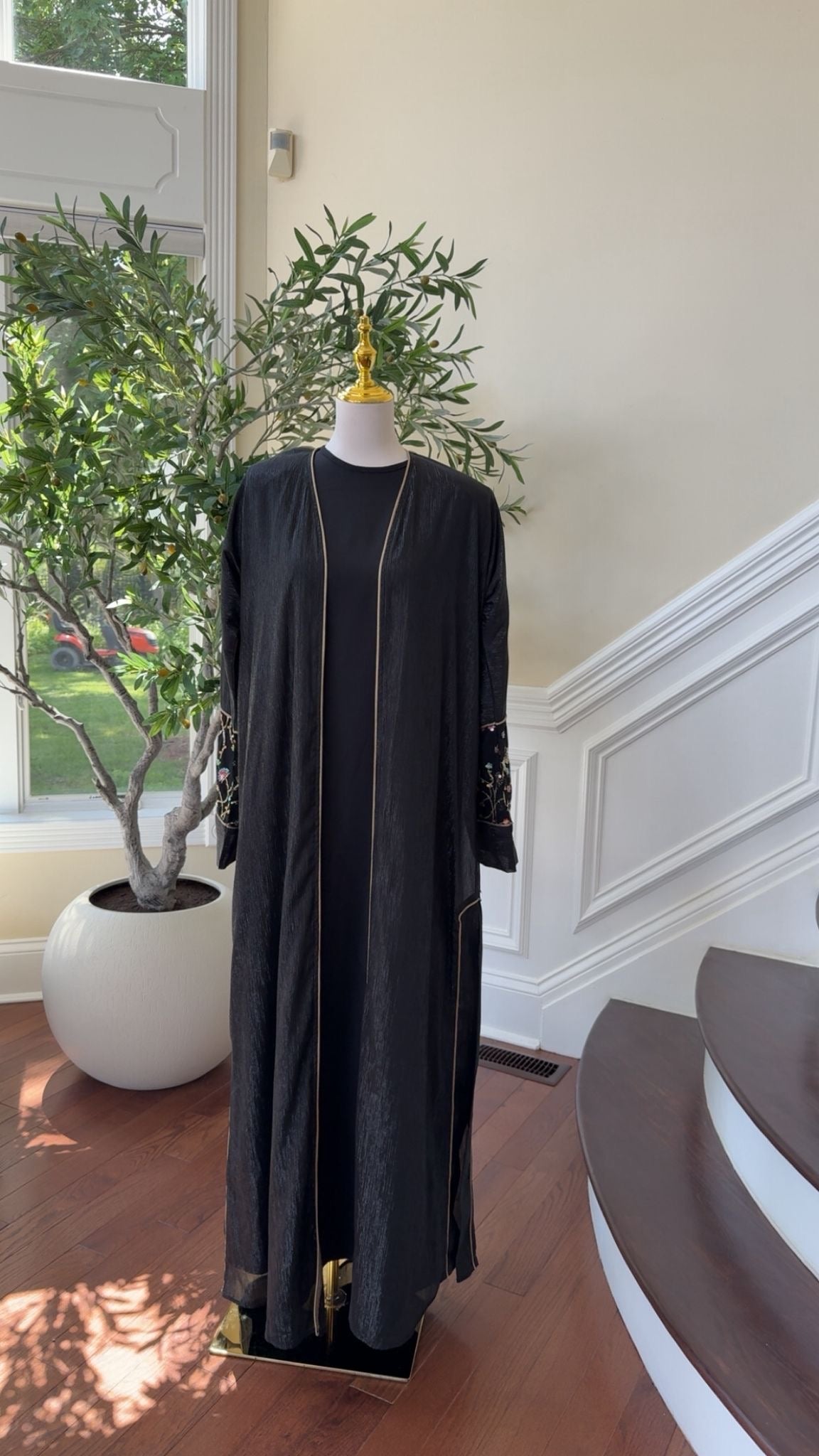 Midnight Bloom Abaya – Elegant with Embroidered Charm
