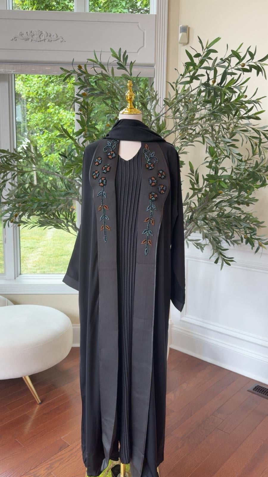 Nada Black Abaya – Floral & Elegant Detailing