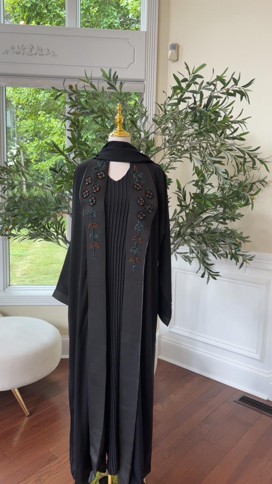 Nada Black Abaya – Floral & Elegant Detailing