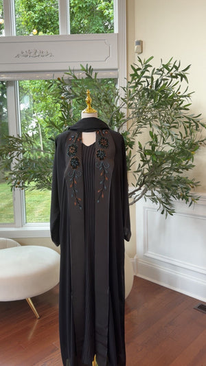 Floral Majesty – Elegant Floral Beaded Detail Black Abaya