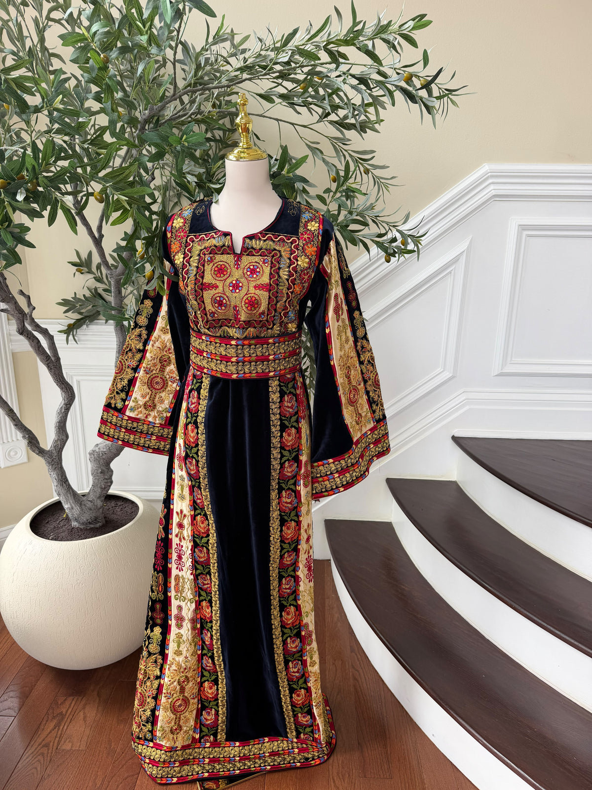 Navy Blue Embroidery Tatreez Thobe
