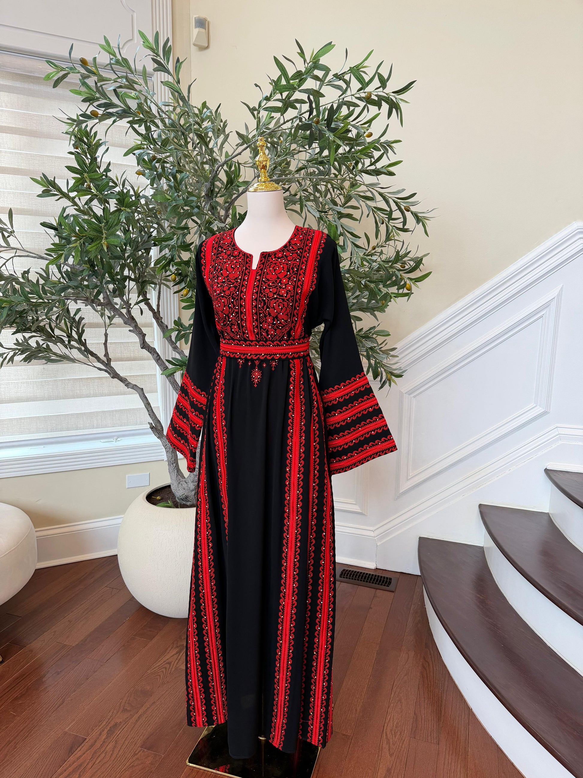 Black Embroidery Tatreez Red Heritage Thobe