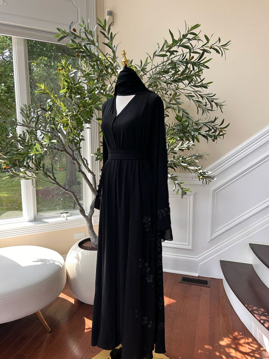 Black Floral Essence Charm Abaya