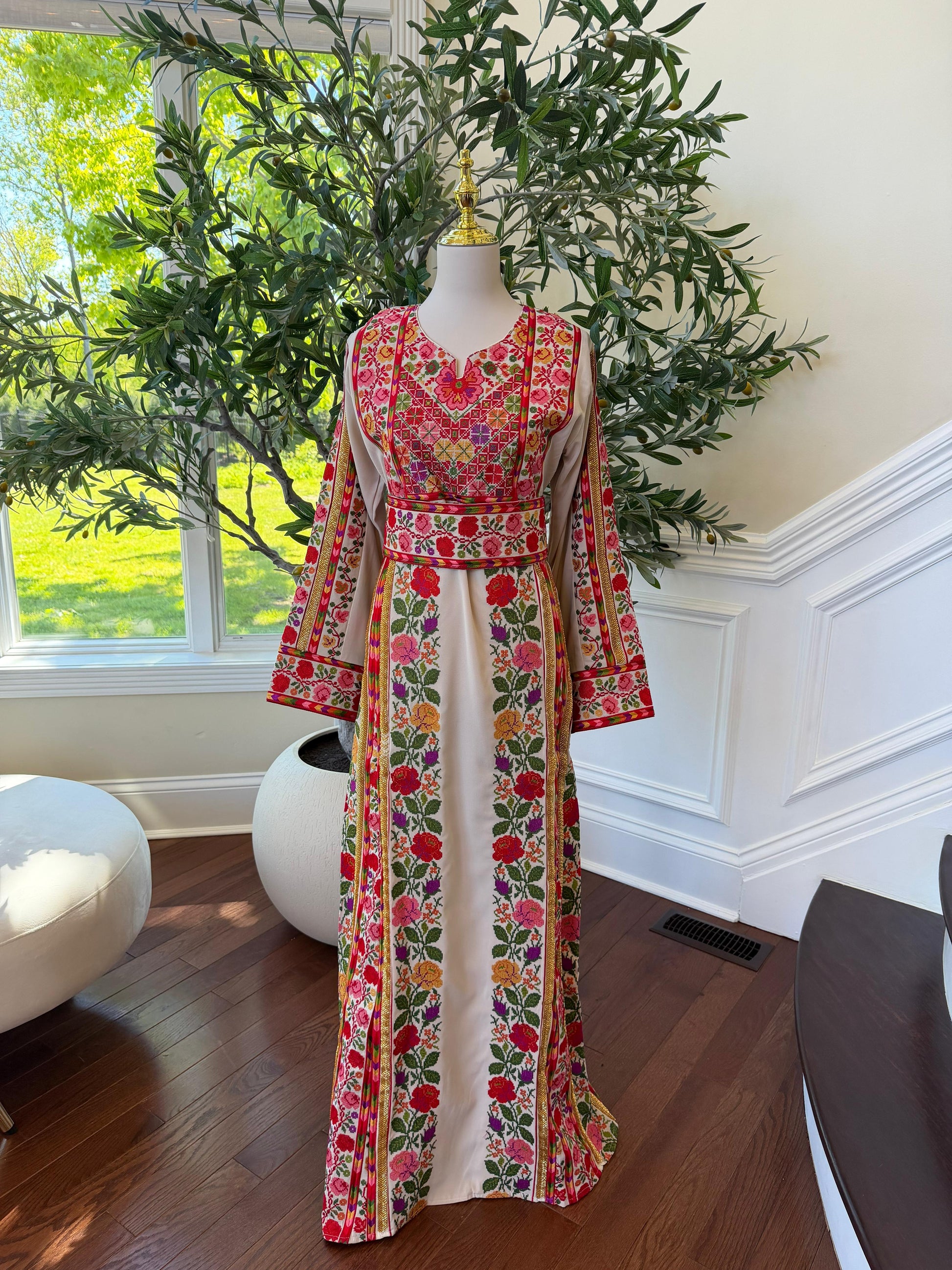 Beige Embroidery Embellished Tatreez Floral Sabal Kharaz Thobe