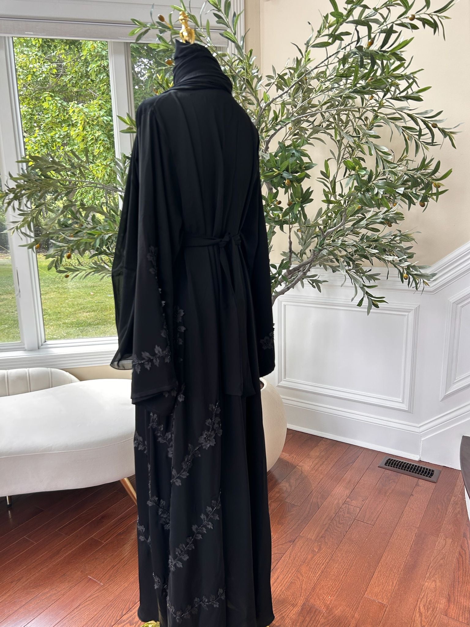 Black Floral Essence Charm Abaya