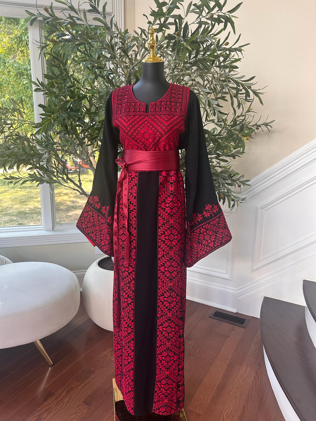 Black Elegance Red Tatreez Thobe