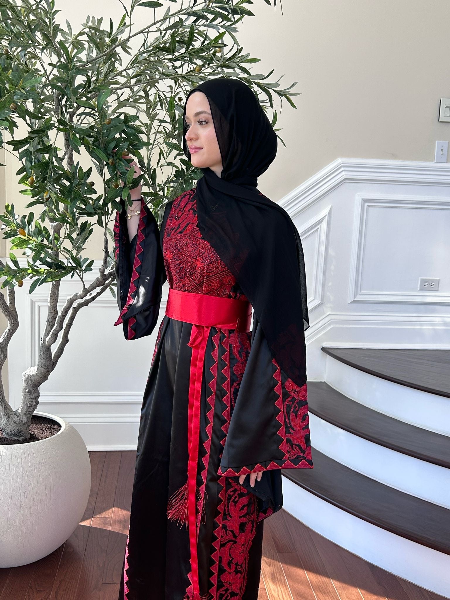 Embroidery Tatreez Red Thobe