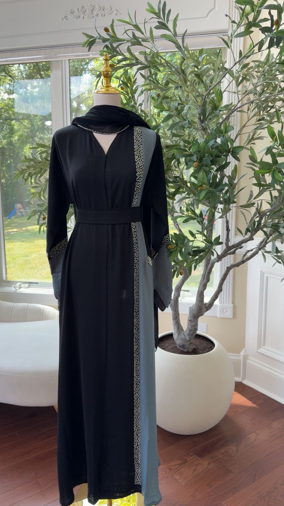 Elegant Black Abaya