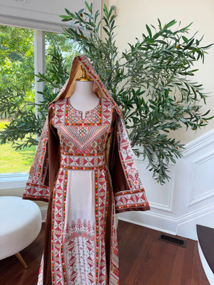 Traditional Elegance Embroidery Thobe