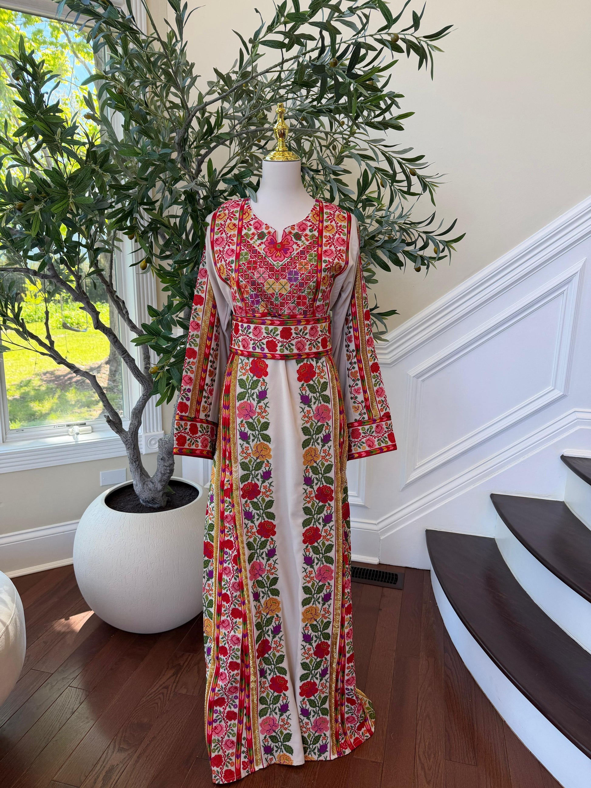 Beige Embroidery Embellished Tatreez Floral Sabal Kharaz Thobe