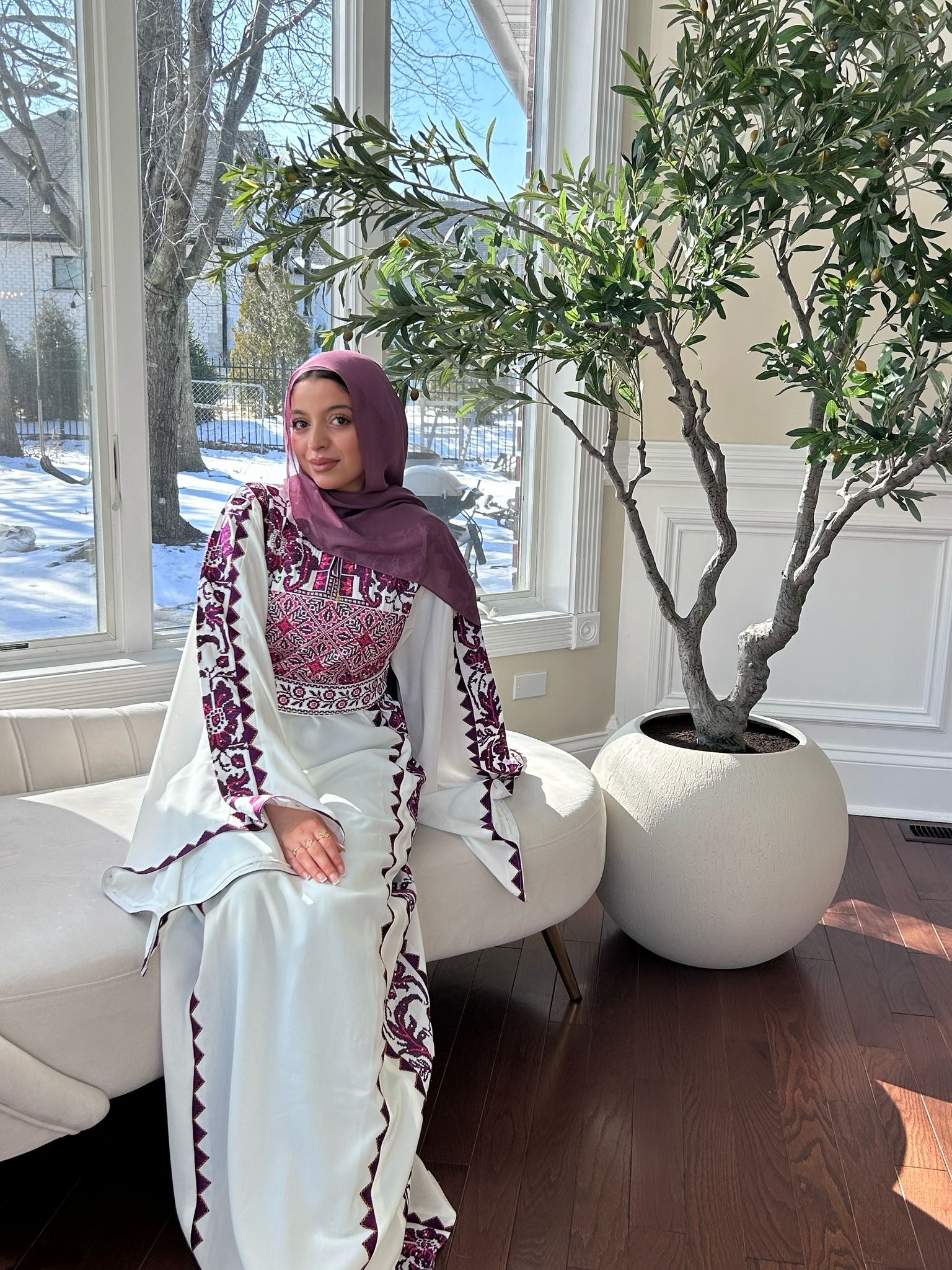 Elegant White Embroidery Purple Thobe