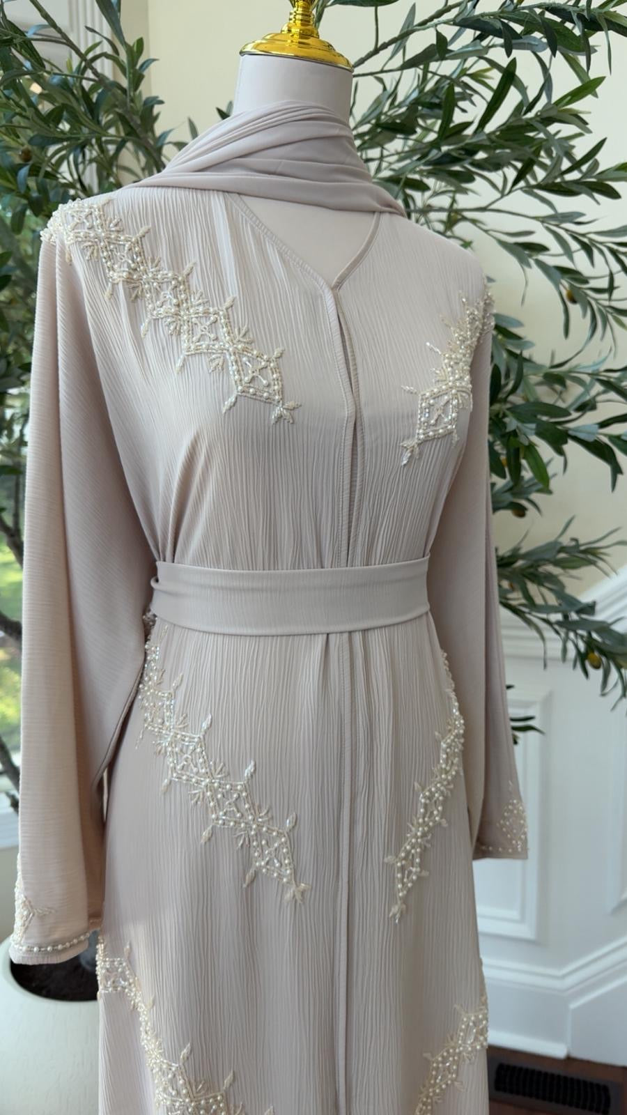 Cream Luxury Vine Abaya