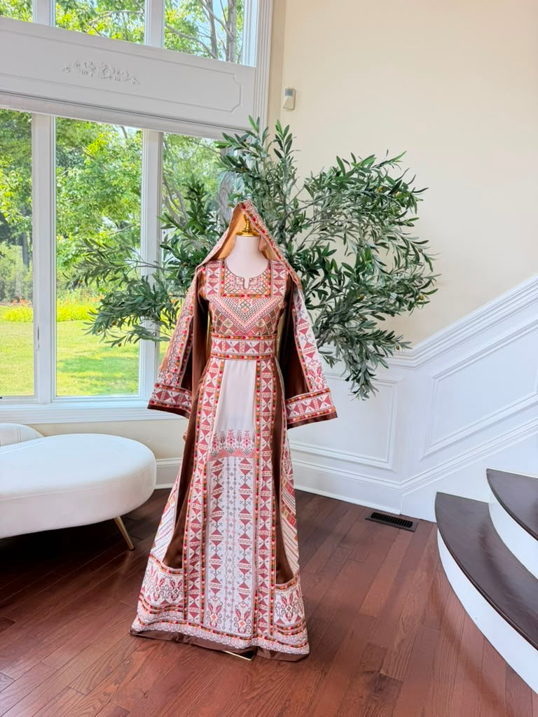 Traditional Elegance Embroidery Thobe